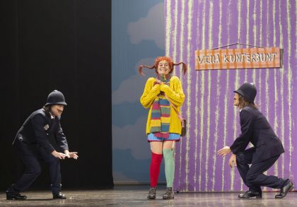 Inszenierung "Pippi Langstrumpf" als Weihnachtsmärchen am Theater Bielefeld, Stadttheater.